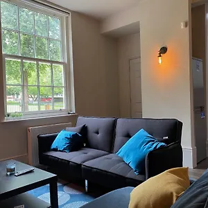 Stunning King In The Heart Of Leeds Center Apartment